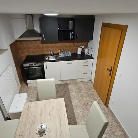 Apartma Ajja Sencur